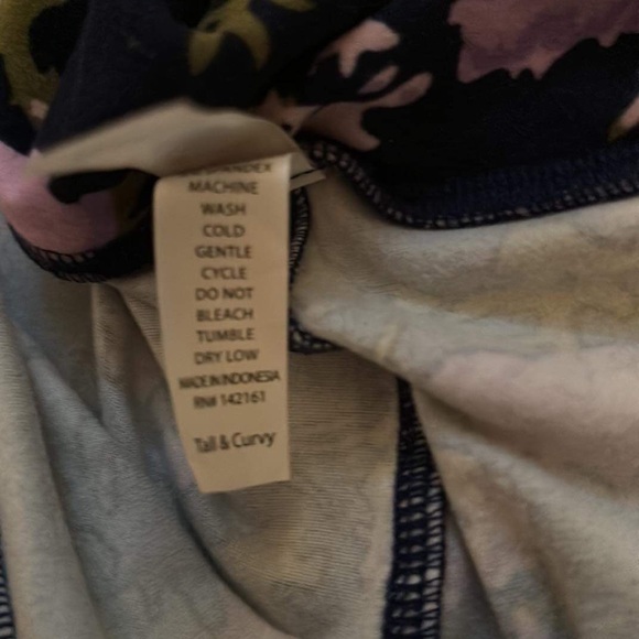 Lularoe Tall & Curvy - Picture 3 of 5